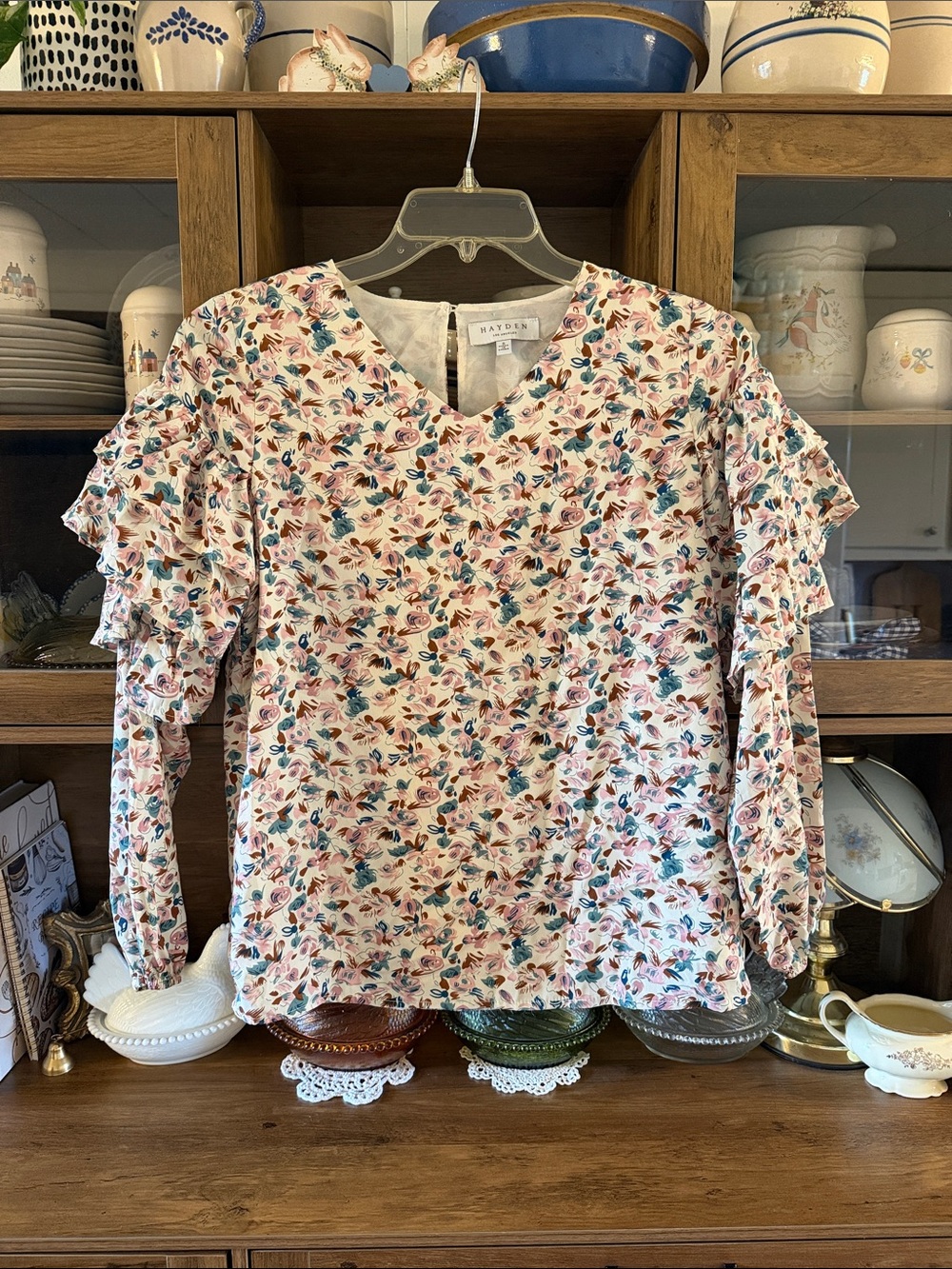 Hayden Women’s White & Pink Floral Long Ruffle Sleeve V-Neck Blouse Size Small